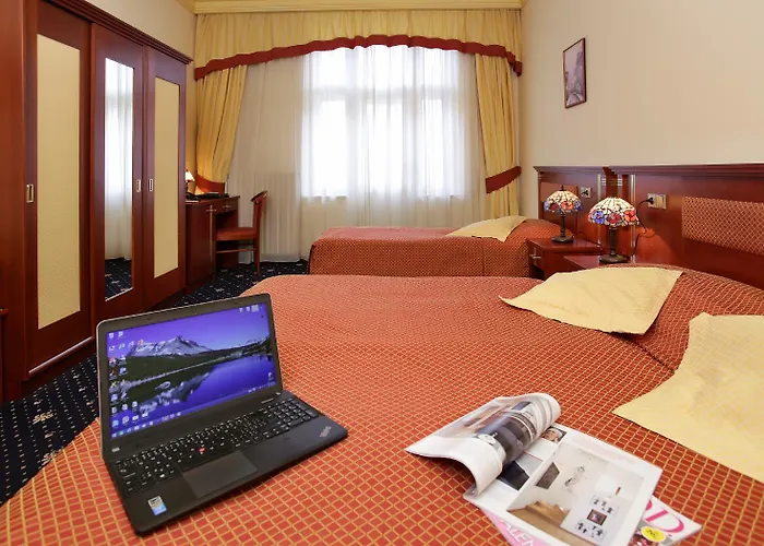 Aramis 4*